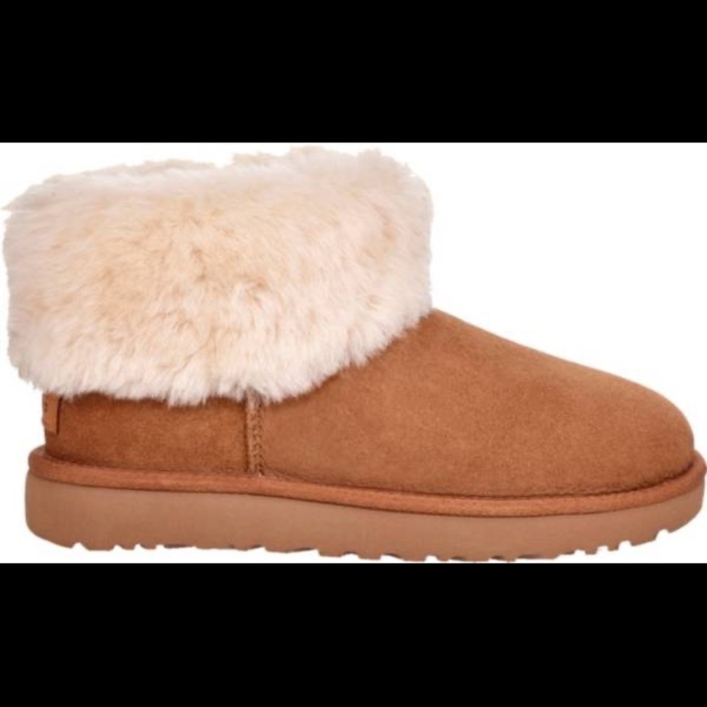 NWT Ugg Classic Mini  Sheepskin Boots